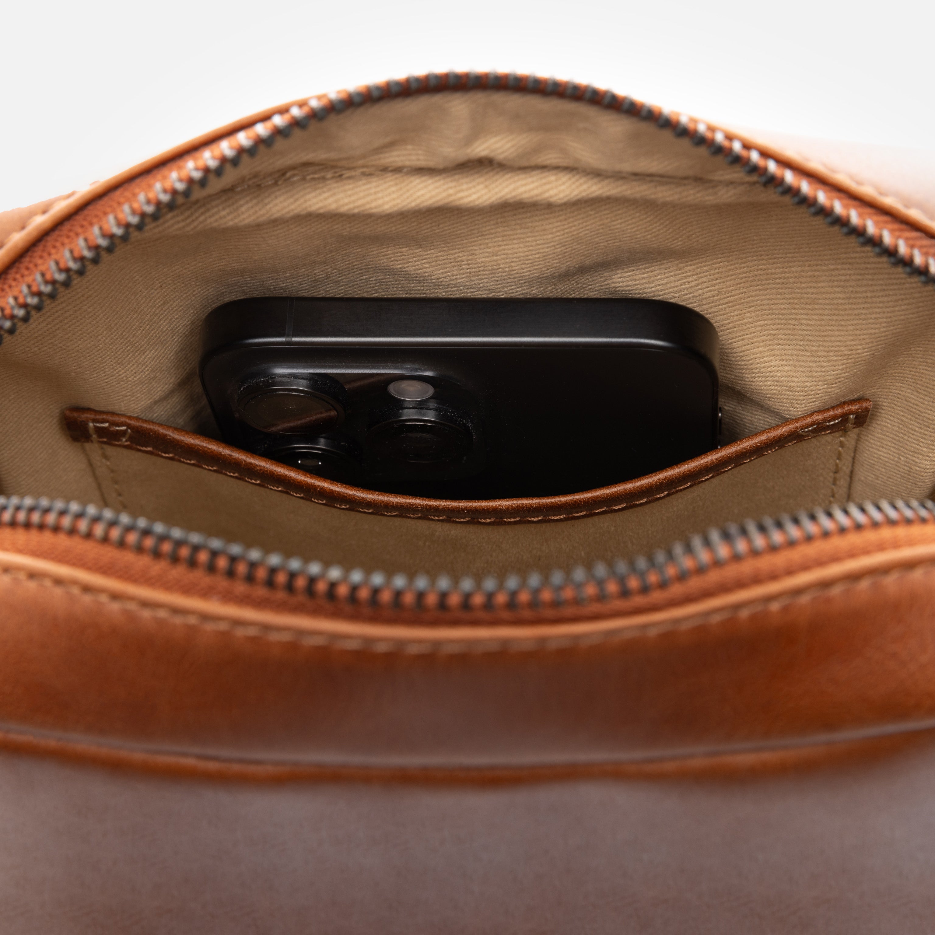 Schultertasche DUBLIN Natur-Leder