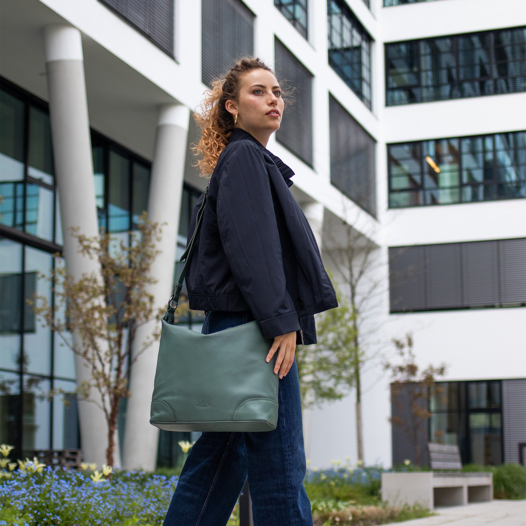 Beuteltasche DAISY Glattleder schwarz