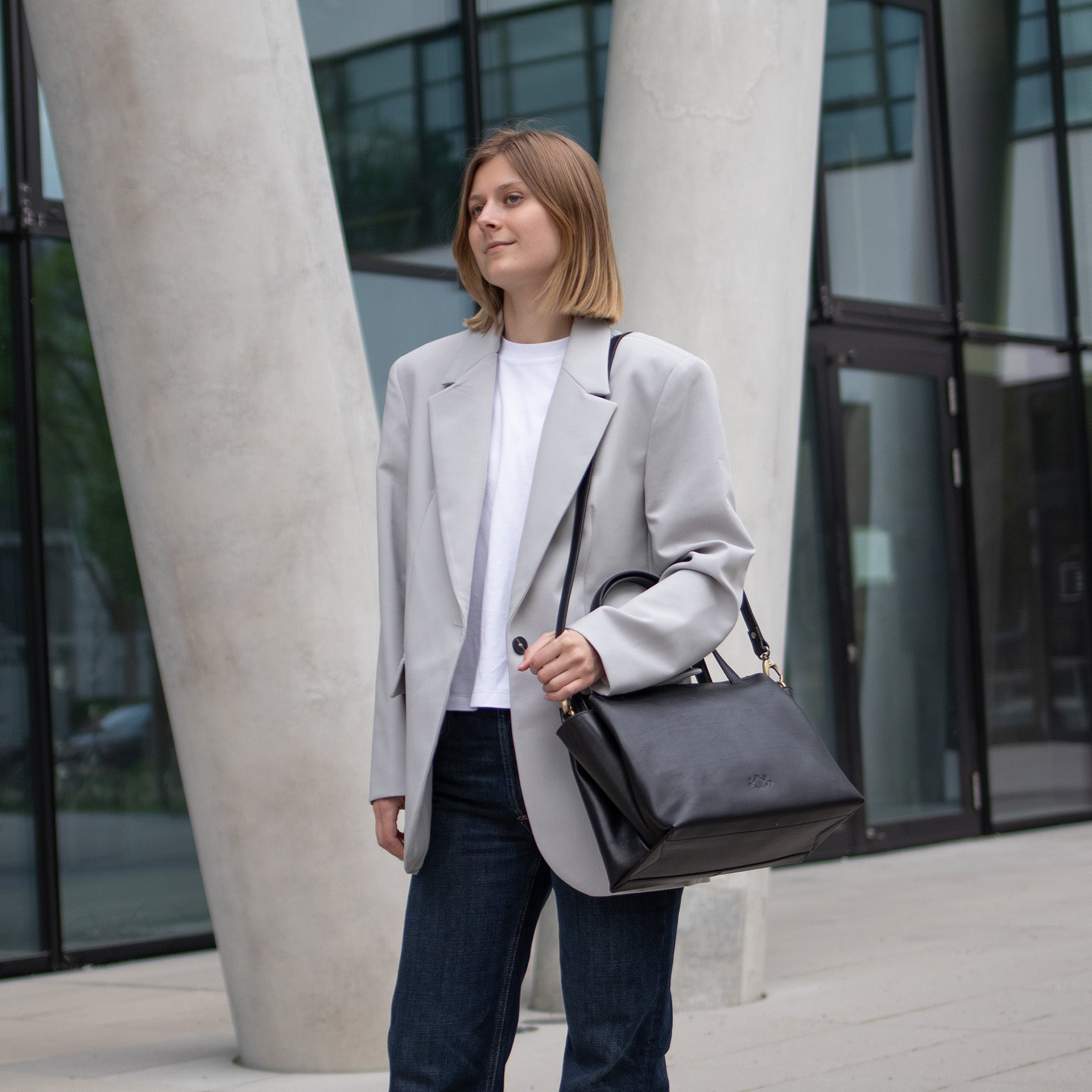 Schultertasche ATLANTA Glattleder braun