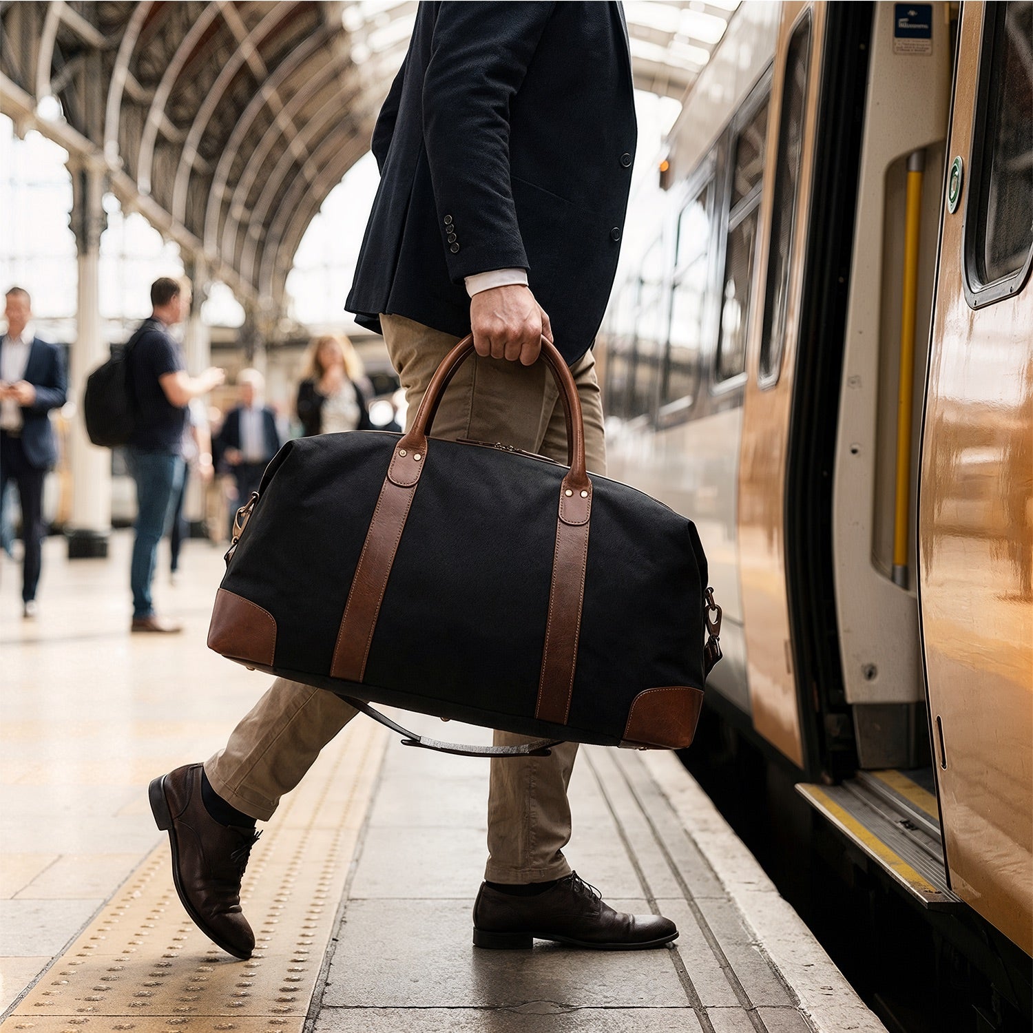 6456-SID & VAIN travel-l - L - H-75 - Lennox -brown CANVAS-PULL-UP-inuse