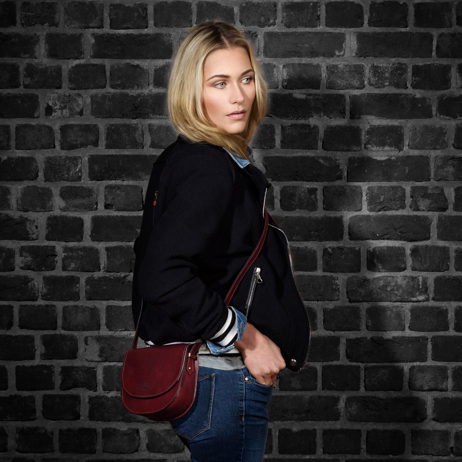 Shoulder bag TRISH saddle leather red