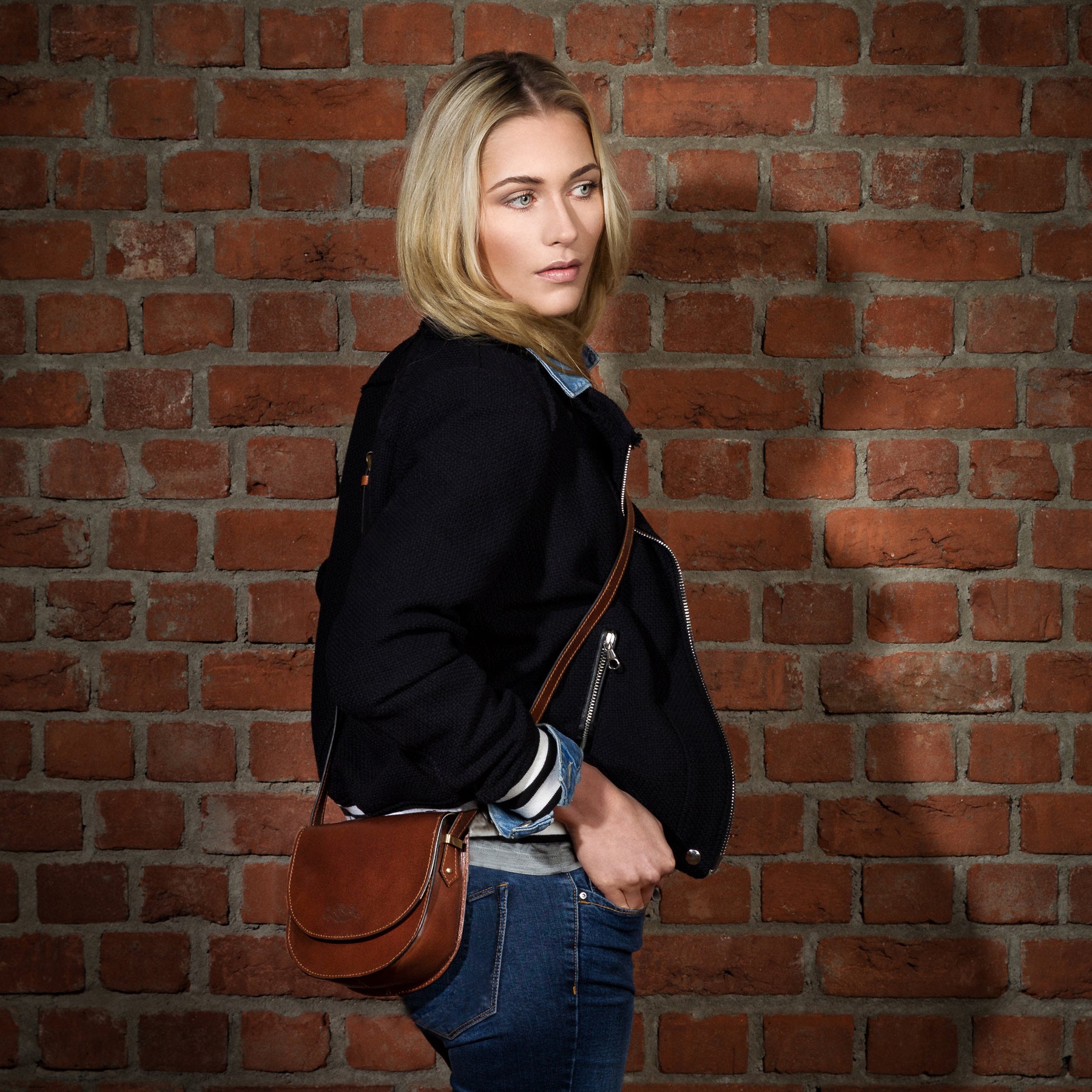 Schultertasche TRISH Sattelleder braun