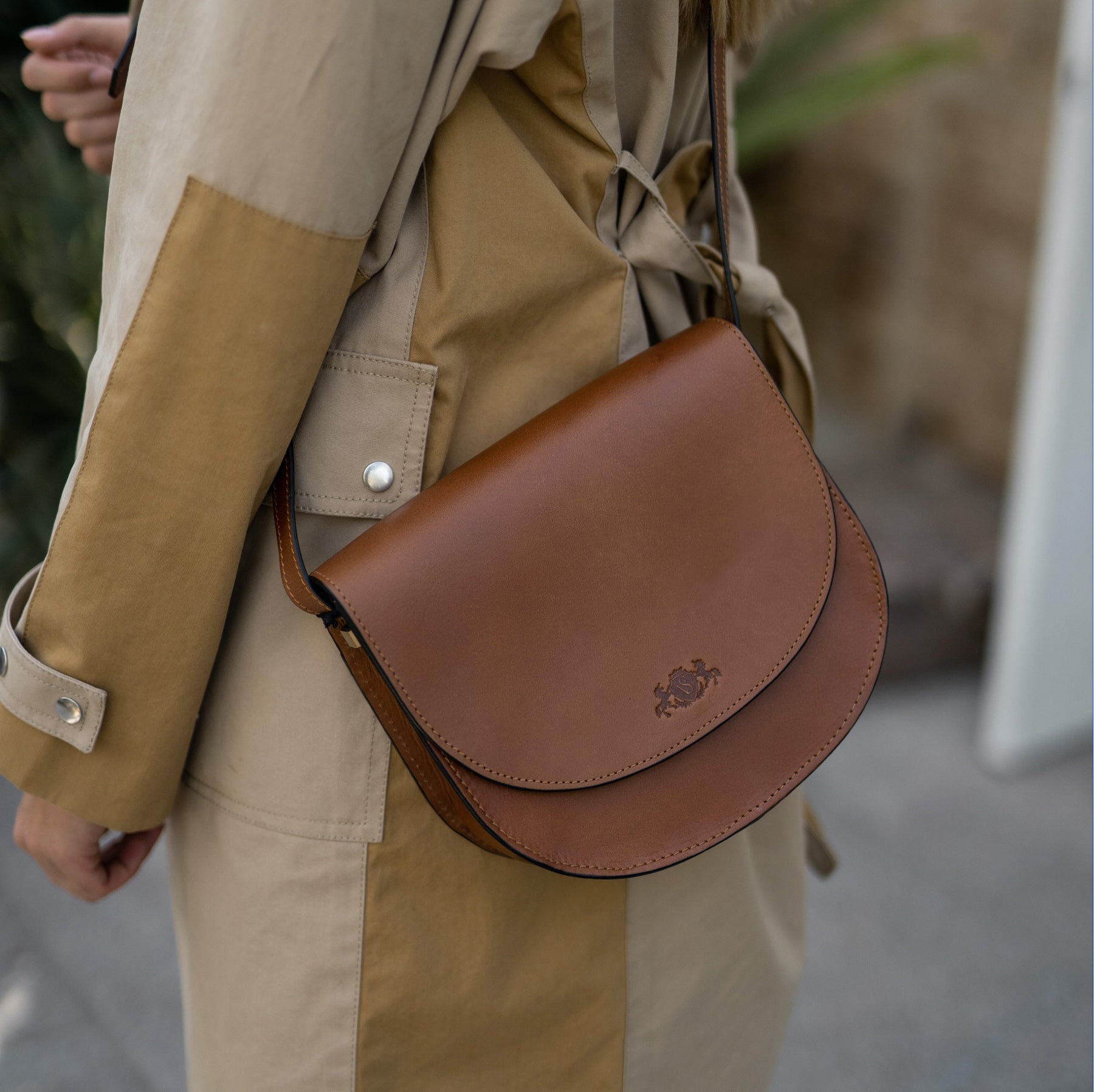 Schultertasche TRISH Sattelleder hellbraun-cognac