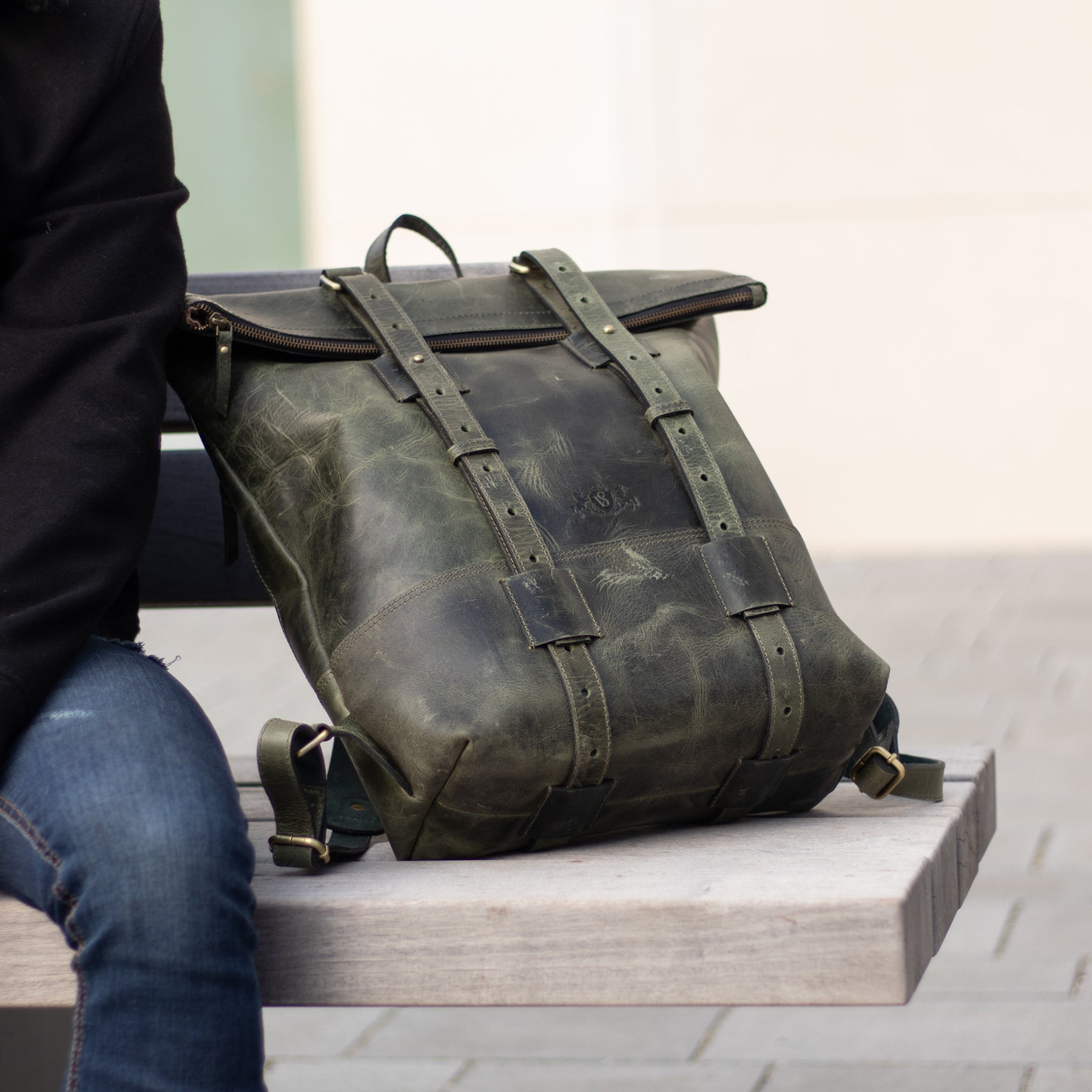 Rolltop Rucksack CHAZ Büffelleder vintage-schwarz