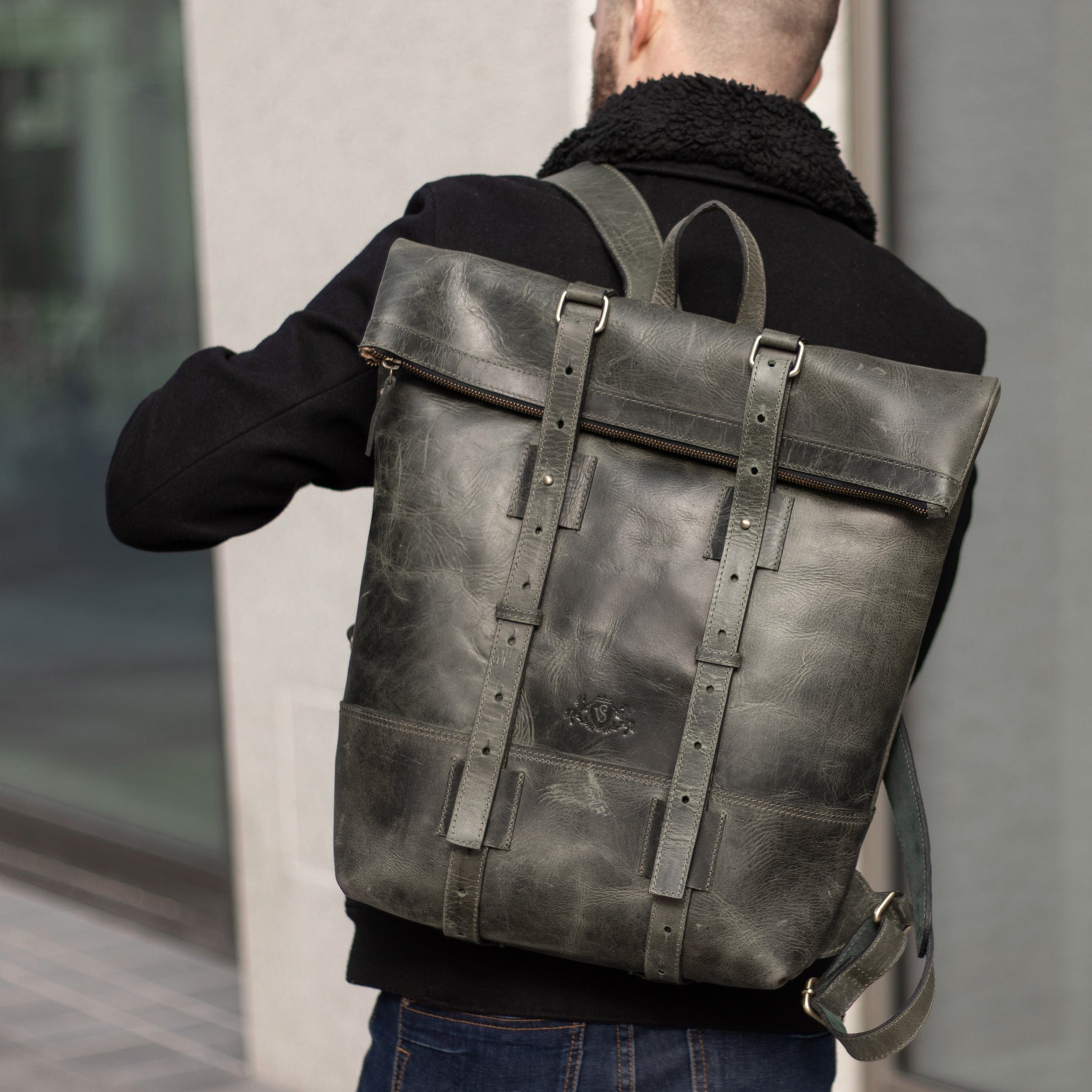 Rolltop Rucksack CHAZ Büffelleder vintage-schwarz