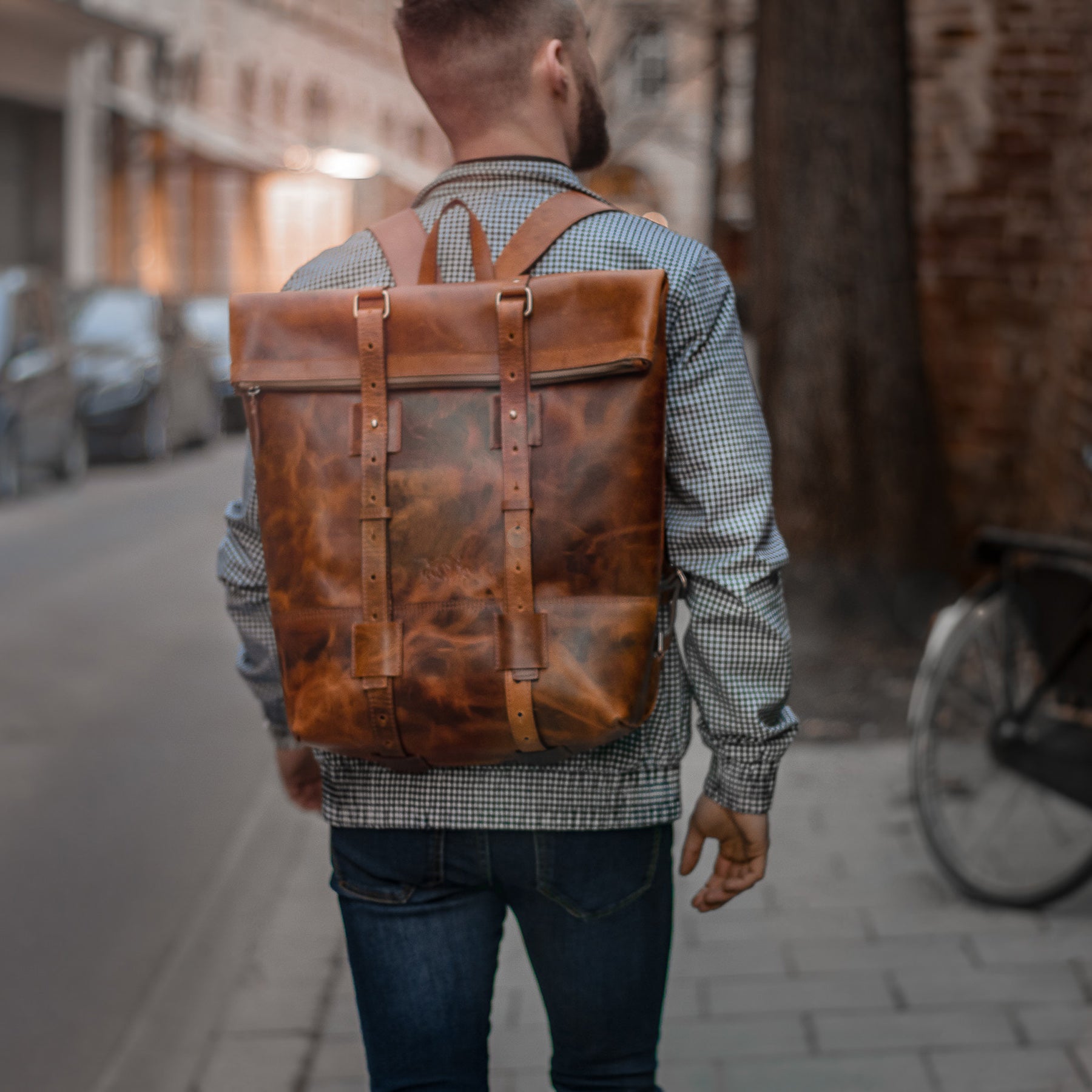 Rolltop Rucksack CHAZ Büffelleder vintage-schwarz