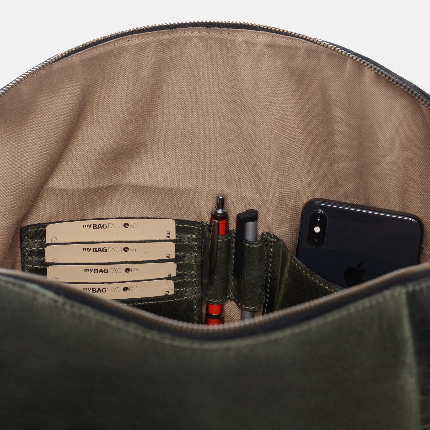 Weekender CHAD Büffelleder grün