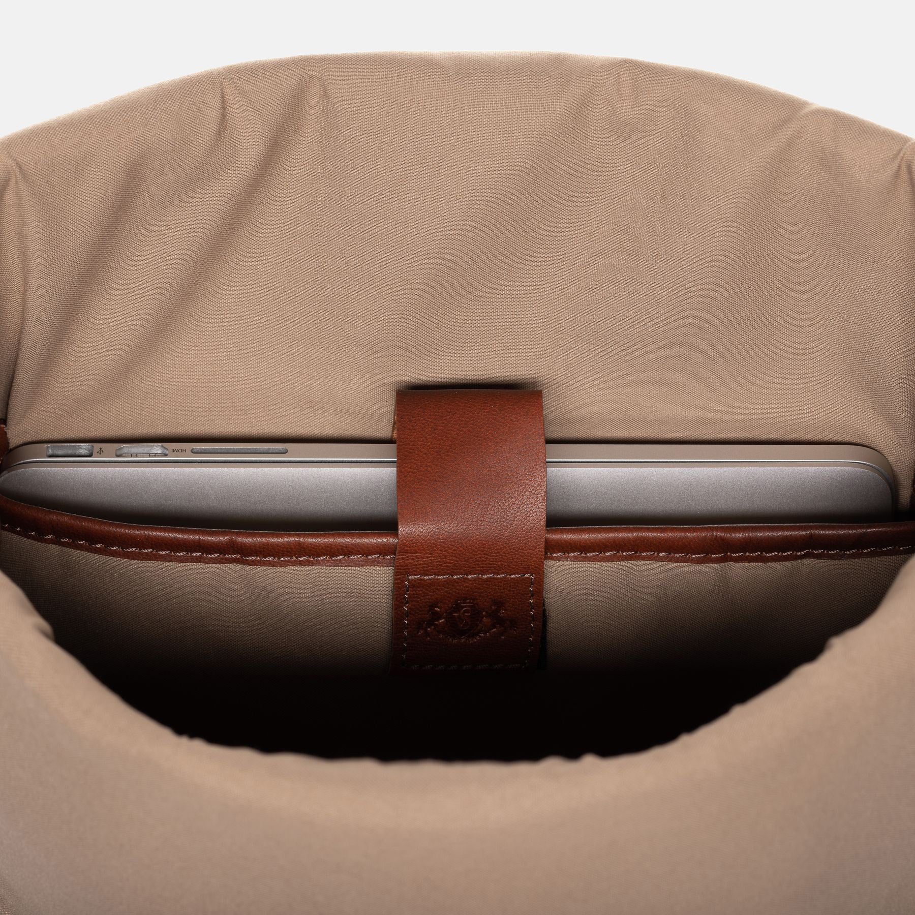 XL Backpack LEVI Zip smooth leather light brown
