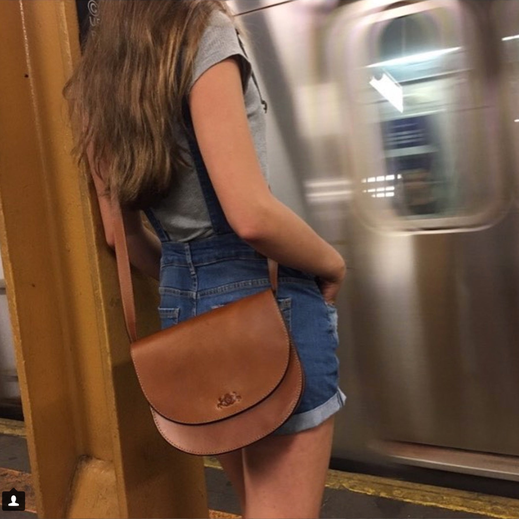 Schultertasche TRISH Sattelleder braun