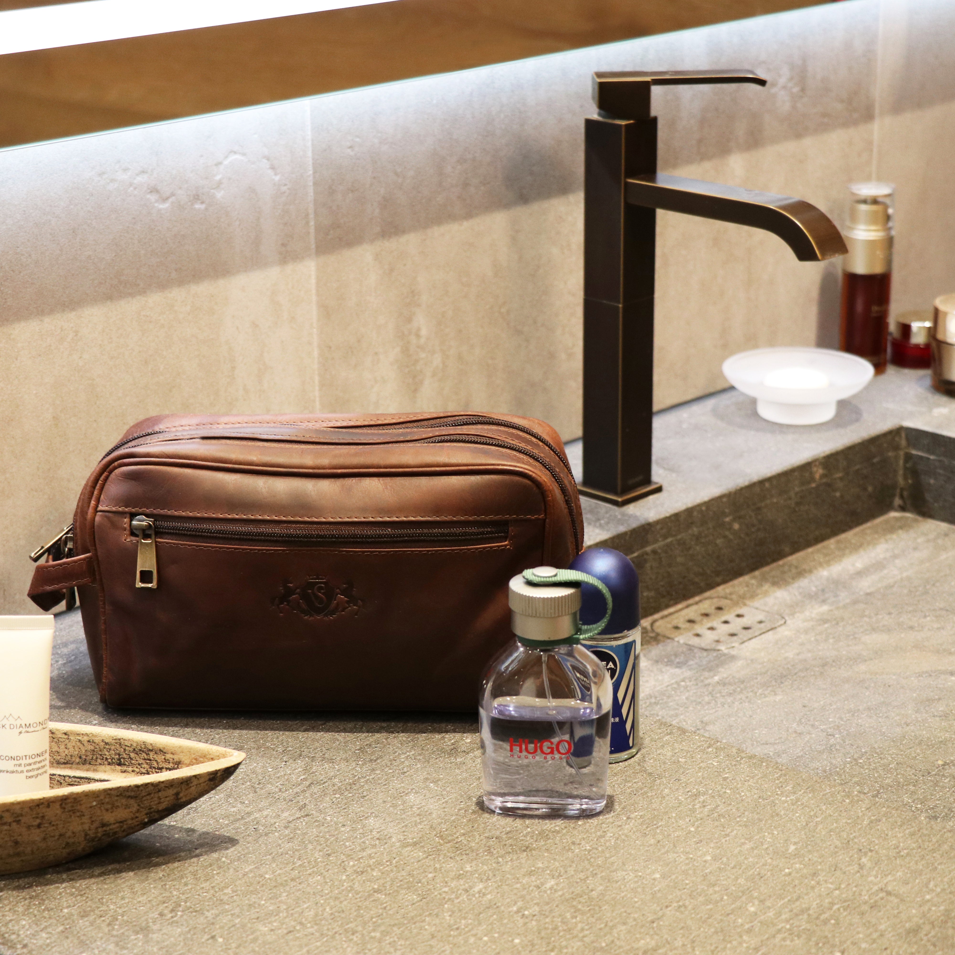 Wash bag GATWICK natural leather light brown