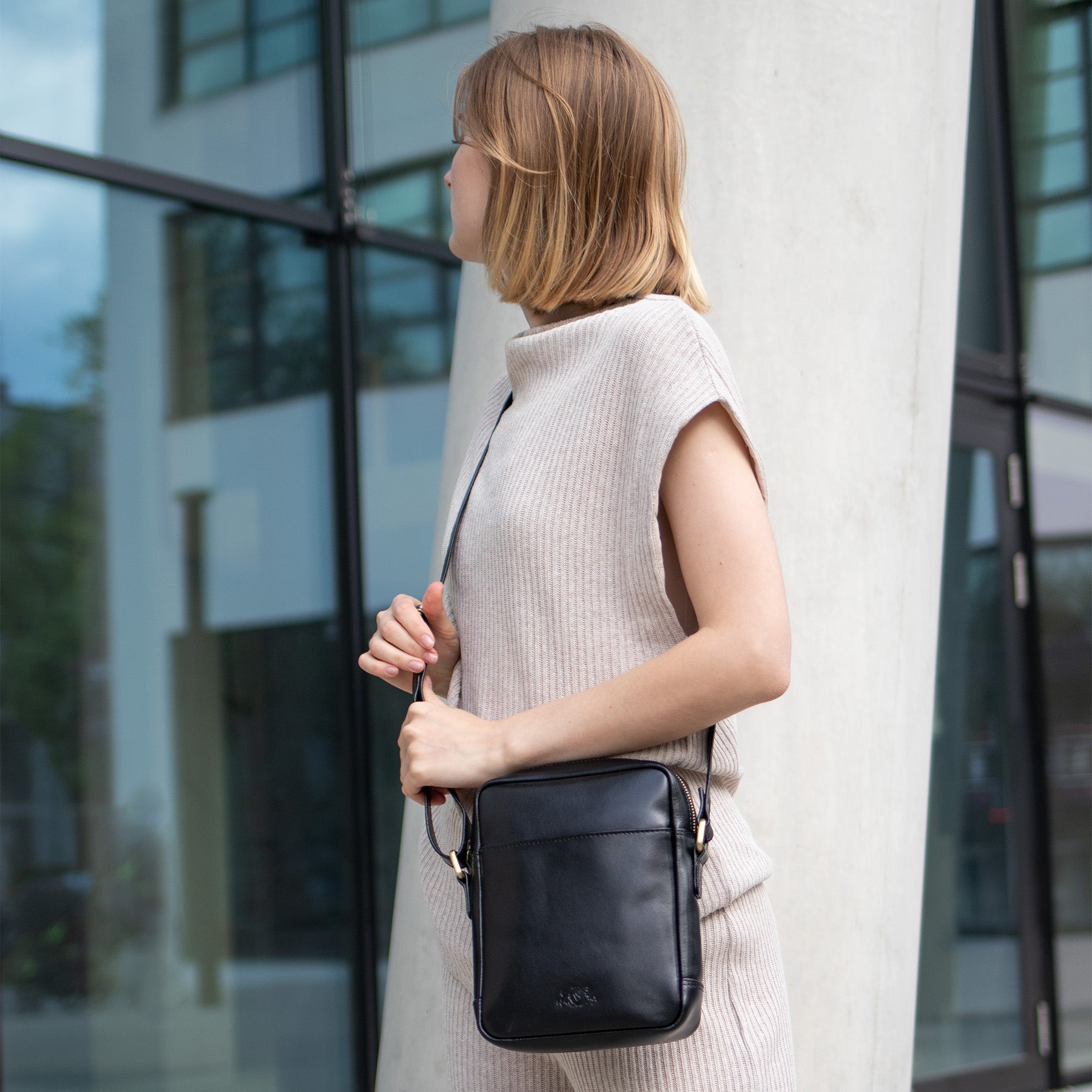 Schultertasche DUBLIN Glattleder