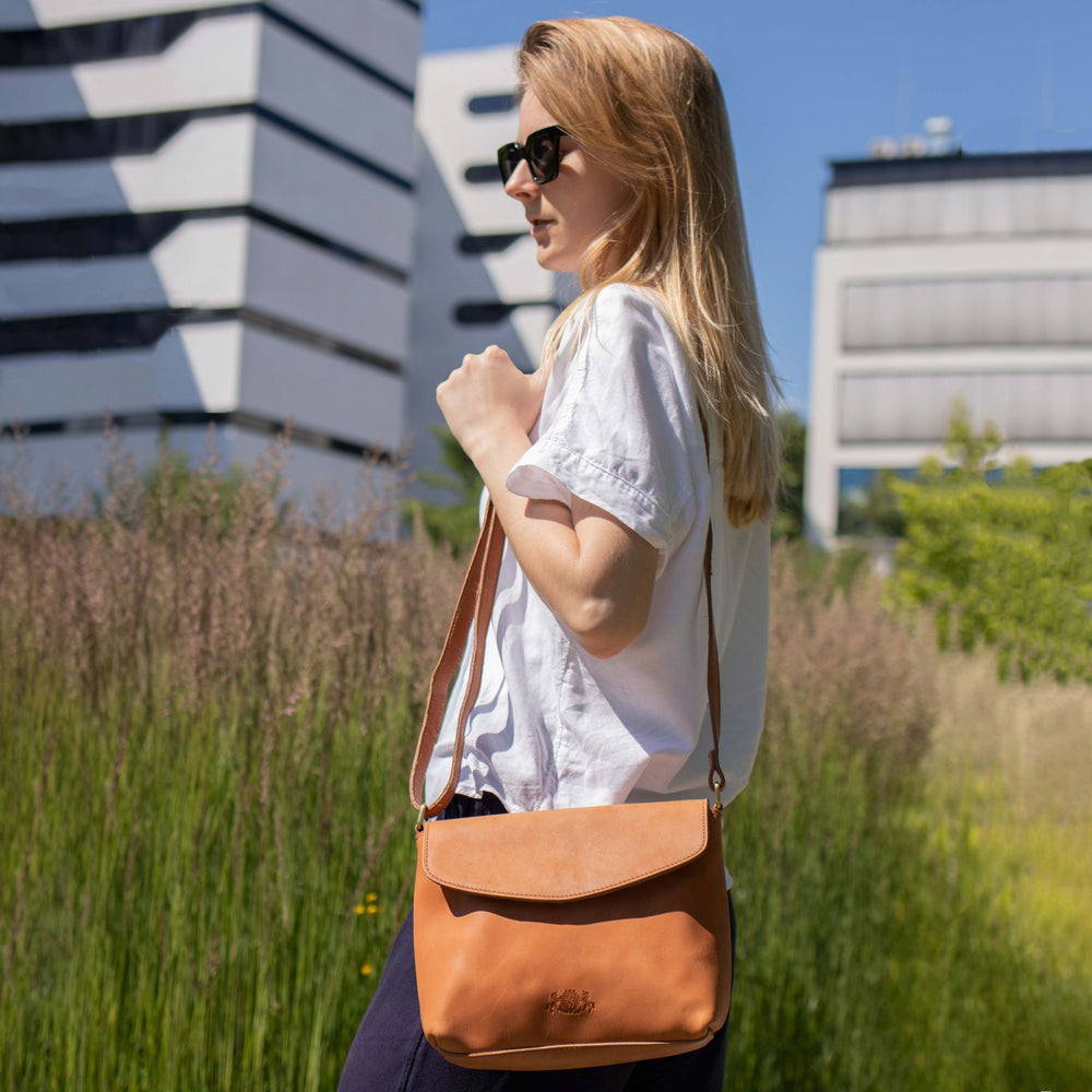 Umhängetasche ELYSA Glattleder beige