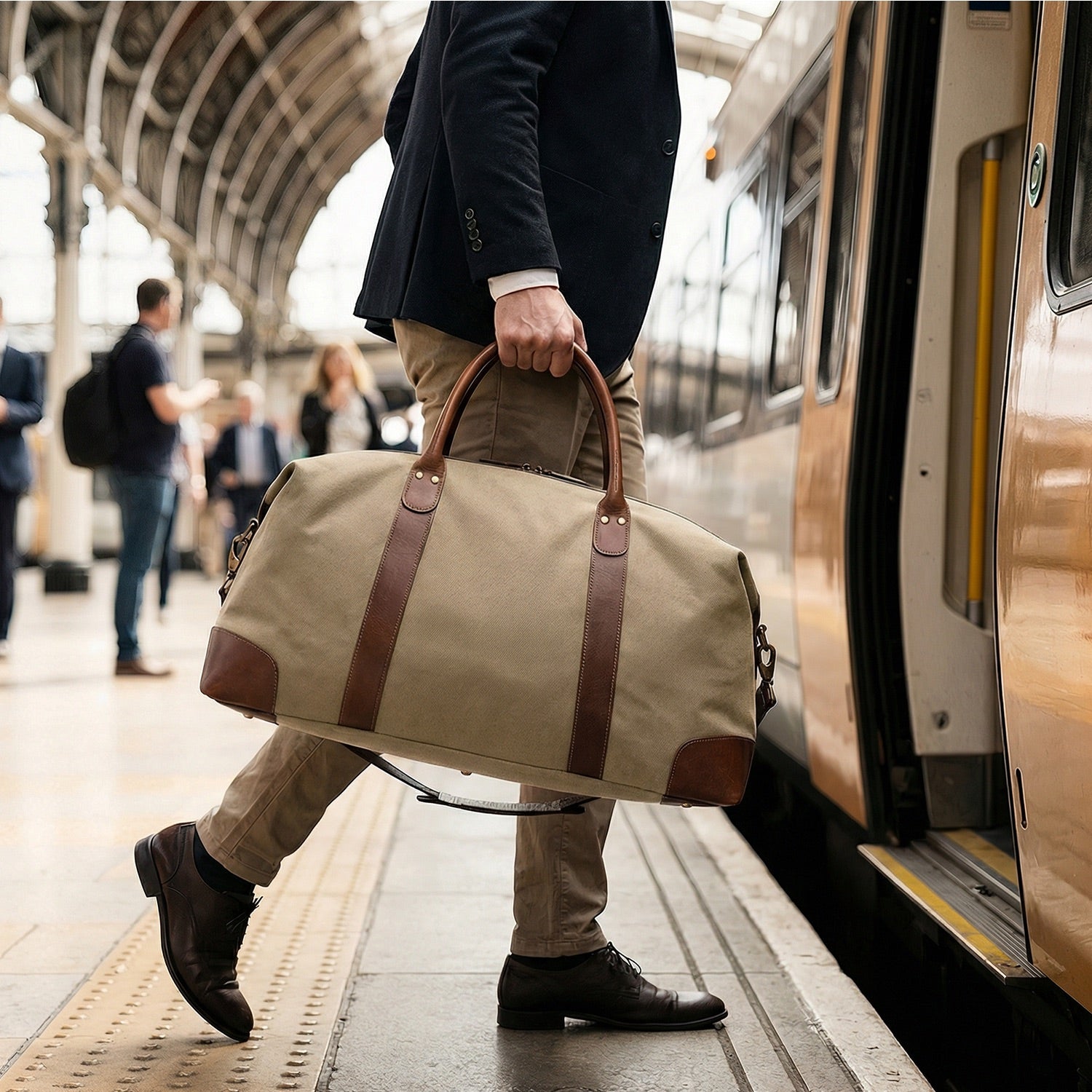 6498-SID & VAIN travel-l - L - H-75 - Lennox -brown CANVAS-PULL-UP-inuse