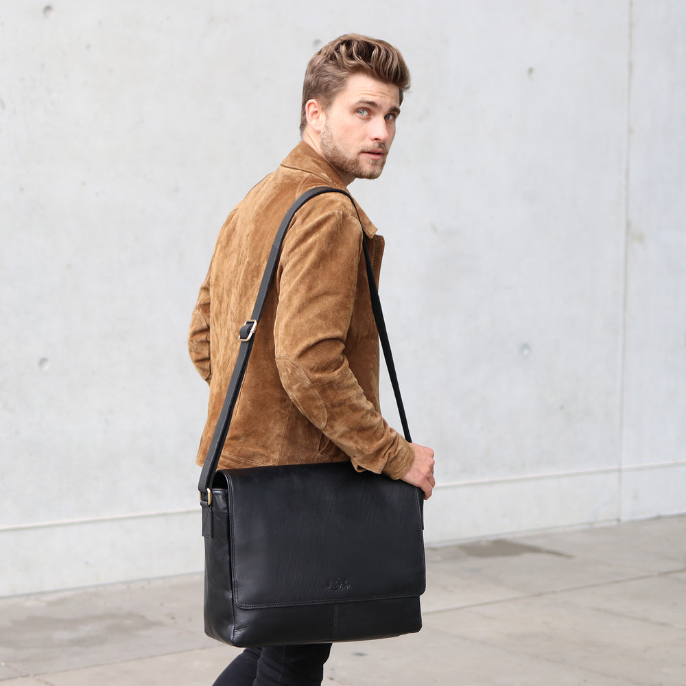 Messenger Bag SPENCER smooth leather black