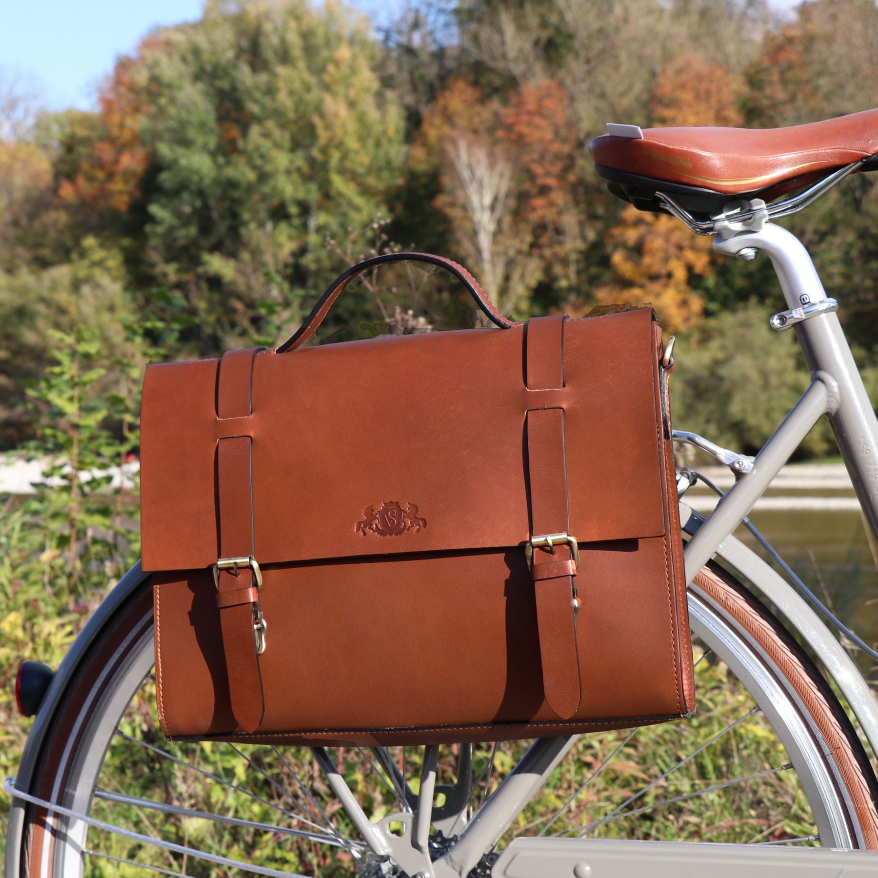 Bicycle bag BOSTON-BIKE saddle leather light brown